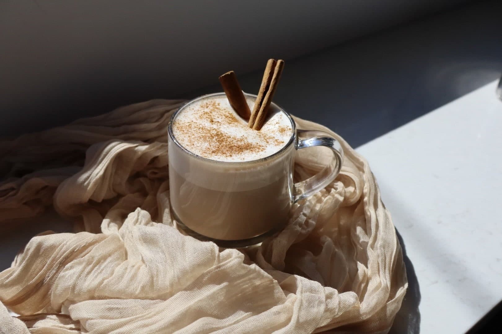 Coffeehouse atmosphere and drinks